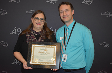  Shonda Green receives a Fantastic 49 Award.